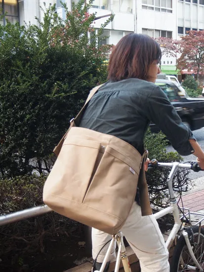 2 Pocket Crossbody Tote // Beige