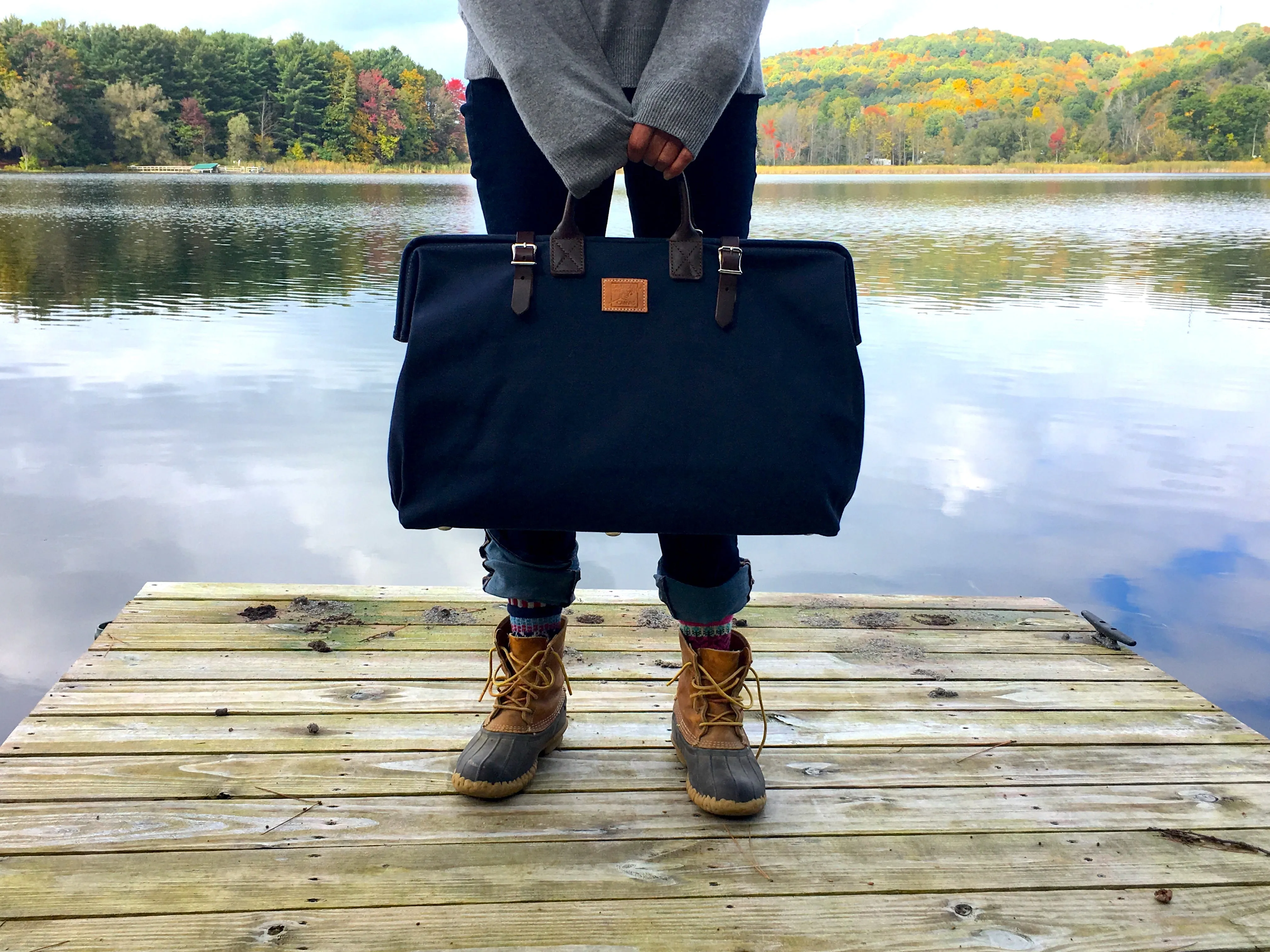 20" Weekender in Midnight Blue