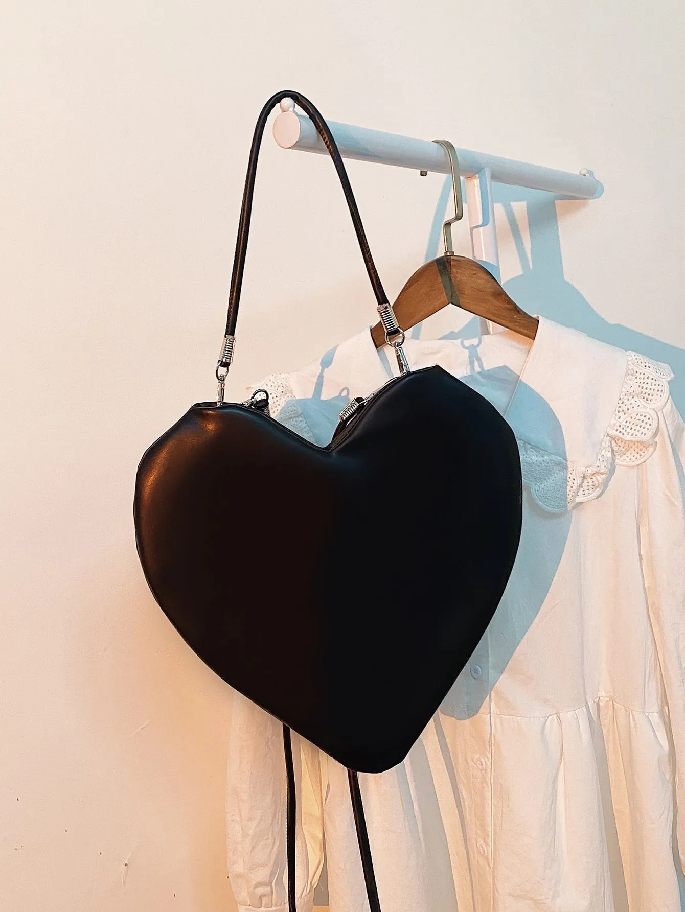 Minimalist Heart Shaped Shoulder Bag